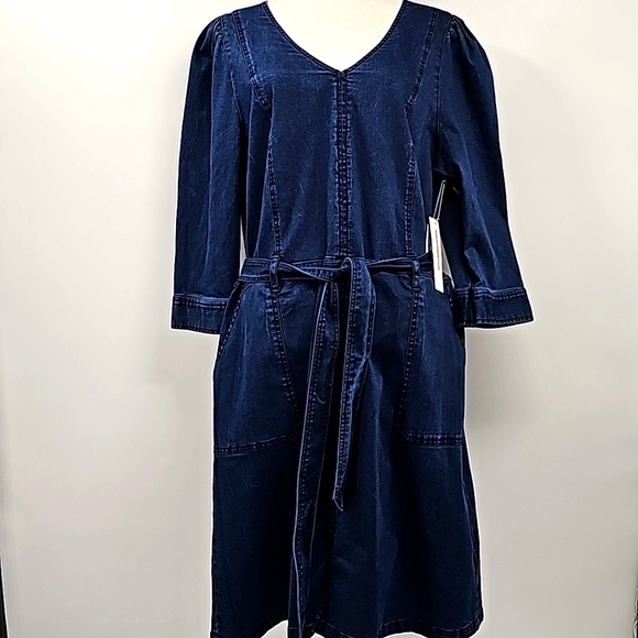 Liz Claiborne Dresses & Skirts - Liz Claiborne Denim Blue Jean 3/4 Sleeve Vneck Dress w Belt & Side Pockets